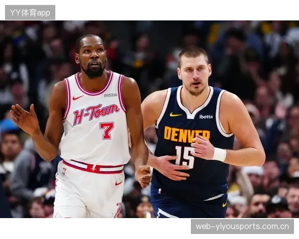 约基奇高位策应，再次送出漂亮助攻——NBA赛场上的智者之眼